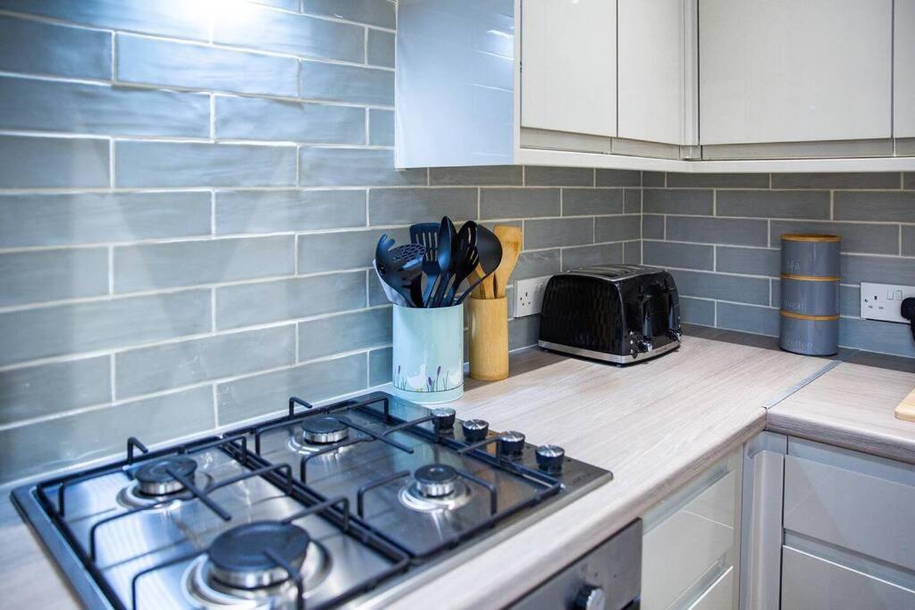 Вилла Brighton Terrace - Elegant 4 Bed Walkley Экстерьер фото